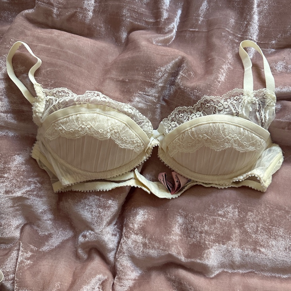 Ivory Lace Agent Provocateur 34C Bra